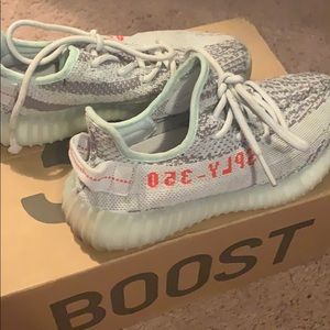 Yeezy boost 350 blue tint